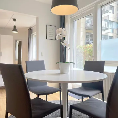 Cozy One Bedroom On Edvard Thomsens Vej,