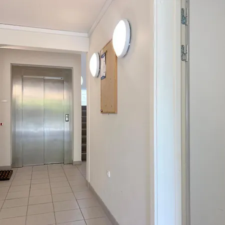 Cozy One Bedroom On Edvard Thomsens Vej, Apartment Copenhagen