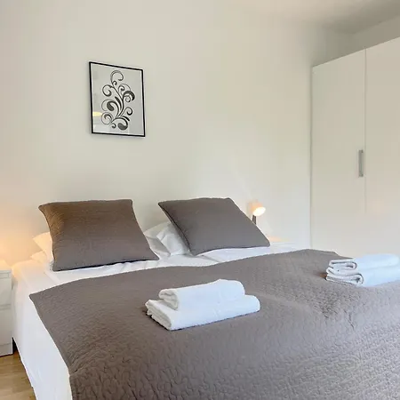 Apartment Cozy One Bedroom On Edvard Thomsens Vej,