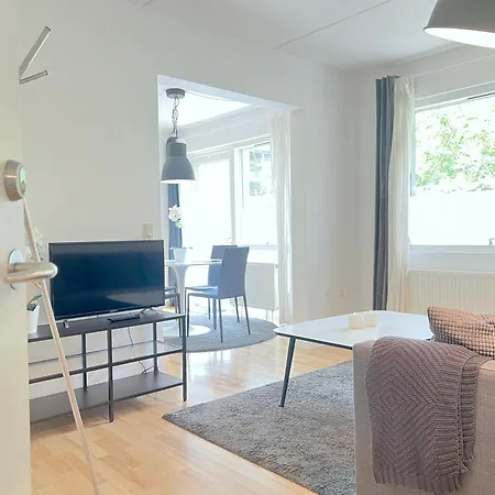 Cozy One Bedroom On Edvard Thomsens Vej,