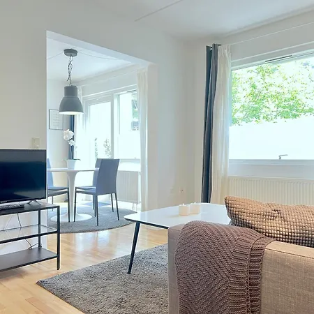 Cozy One Bedroom On Edvard Thomsens Vej, Apartment