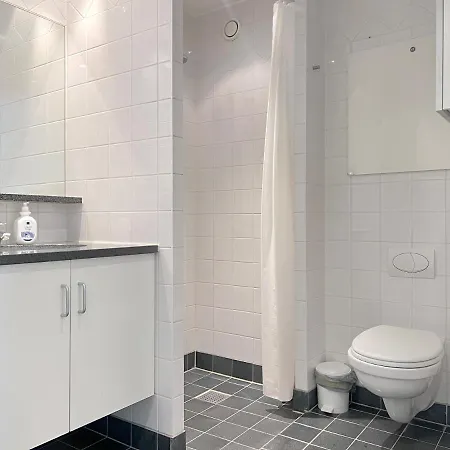 Cozy One Bedroom On Edvard Thomsens Vej, Apartament *